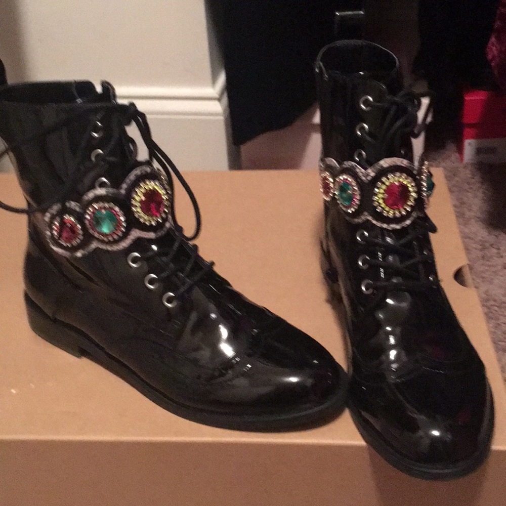 Betray Johnson Boots